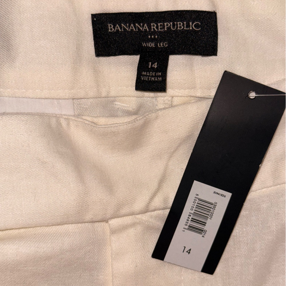 Banana Republic Men's Cream Wide-Leg Chinos